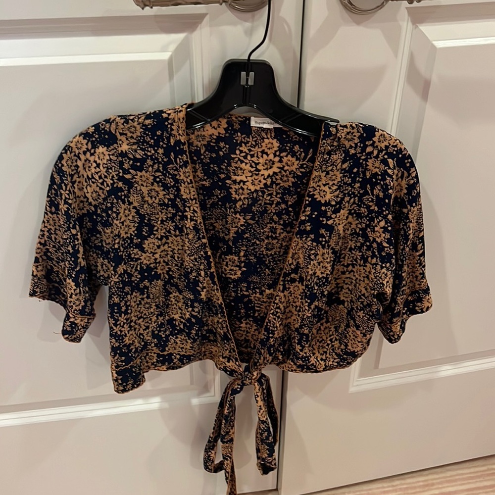 Poupette beach cover up set. Tie top and elastic skirt